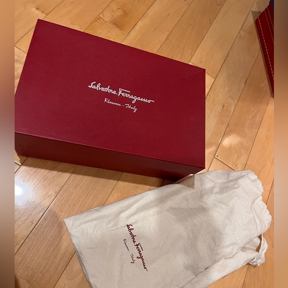 Salvatore Ferragamo champagne pumps size 8 - Picture 3 of 6